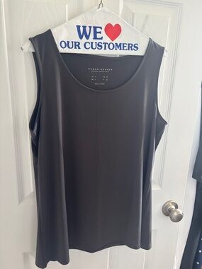 Susan Graver Grey Sleeveless Scoop Neck Tank Top
